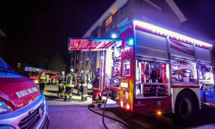 Incendio in una cantina, evacuato un intero palazzo