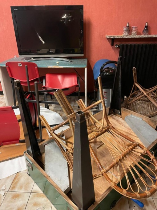 Vandalizzato il Centro d’incontro di via Anglesio alla Barca