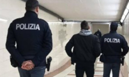 La «mamma della vernice rossa» nei guai per aver interrotto  la circolazione dei treni