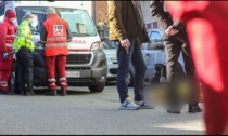 Si accascia a terra e muore in strada, shock a Settimo