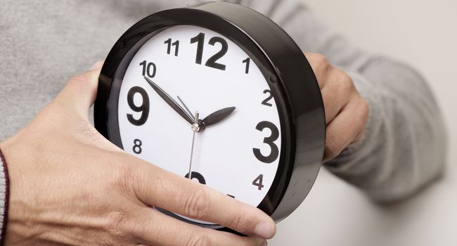 Cambio Ora 2025: Quando Scatta l’Ora Solare? Lancette Indietro di 60 Minuti