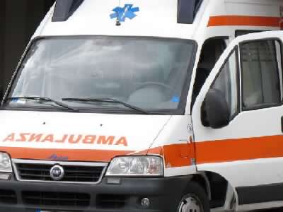 Si sente male in strada, salvata  grazie ai passanti, alla Cri e al defibrillatore pubblico