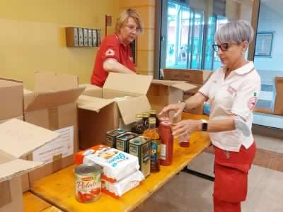 Raccolta oltre una tonnellata di alimenti con la «colletta» della  Cri
