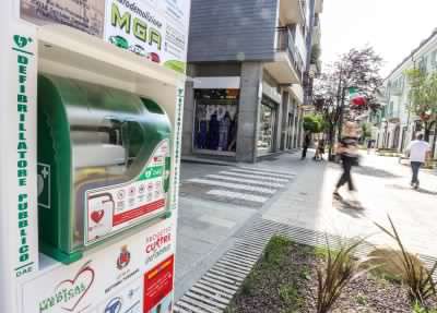 Defibrillatori «salva vita», presto  partono i corsi per i commercianti