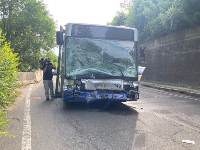 Un gravissimo incidente in corso Casale: due le vittime