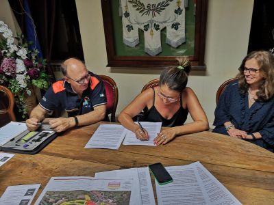 L’Aib si allarga e arriva a Pavarolo