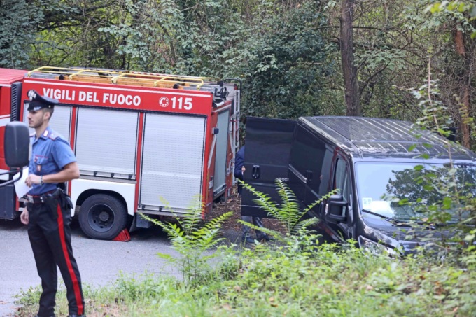 Cadavere di un uomo ritrovato in un bosco