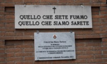 A San Mauro scoperta una targa in memoria delle vittime del Covid