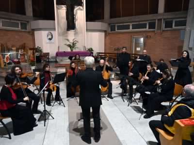 Batte forte il cuore della solidarietà locale,  le feste impreziosite dalla generosità di tutti