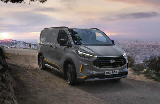 Ford Transit Custom PHEV e Diesel: spazio e comodità sempre con voi