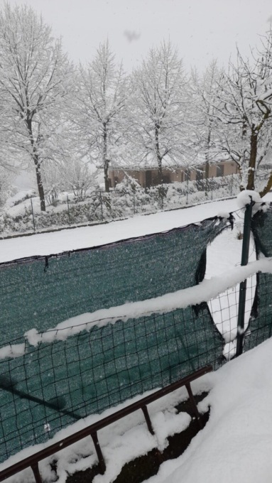 Cinzano sotto più di 12 centimetri di neve