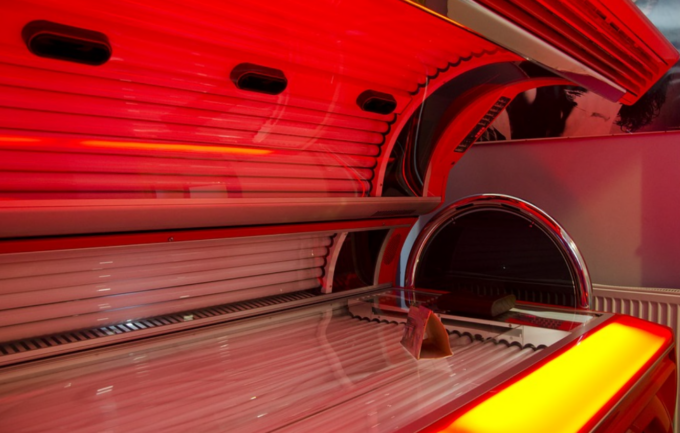 Occhio alle lampade abbronzanti: solo un terzo è a norma