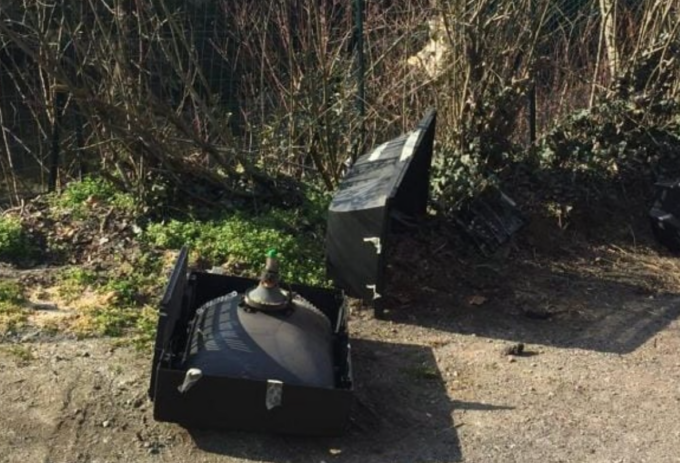 Abbandono di rifiuti: beccato un incivile