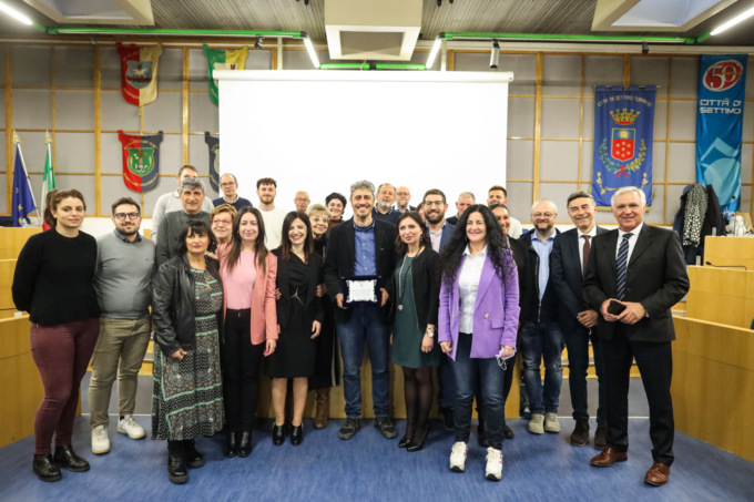 L’amministrazione comunale di Settimo premia Pif – Il VIDEO