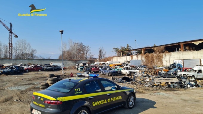 Sequestrata discarica abusiva di 7mila metri quadri nel centro di Torino