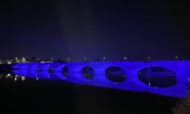 Domenica San Mauro illumina di blu il suo ponte: ecco perché