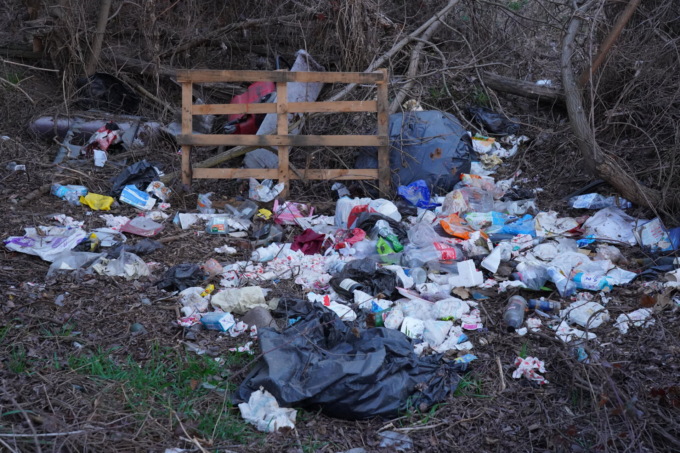 Regna il degrado in tutta la zona del «Pala Burgo»