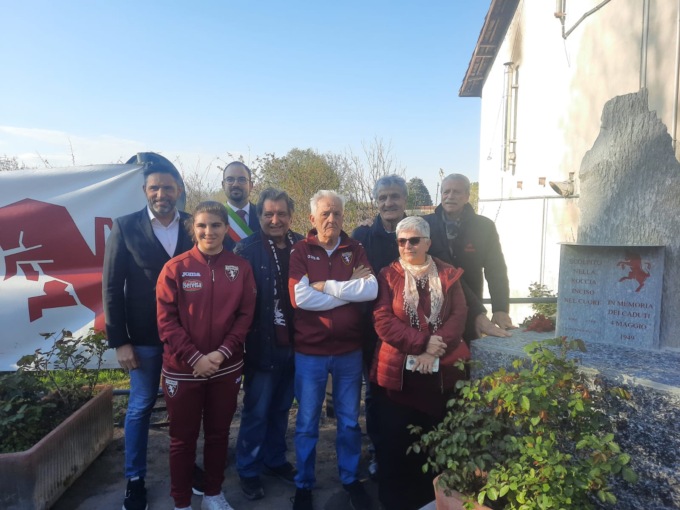 Anche a Castiglione vive la memoria del Grande Torino: inaugurato il monumento