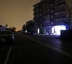 Scarsa illuminazione e pali fatiscenti e pericolanti: «Tanti sono già stati sostituiti, presto altri nuovi»