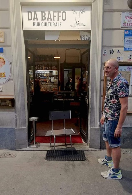 Barriera Milano: raccolte già 420 firme per difendere lo storico bar “Da Baffo”