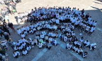 Un flash mob con 250 bambini per lo sport, lo sviluppo e la pace