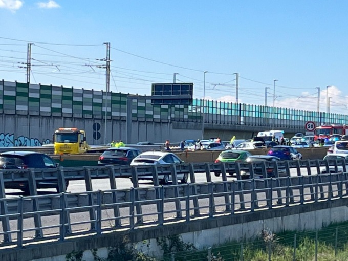 Incidente sull’autostrada Torino-Milano: sei feriti tra cui una donna incinta