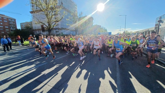 La Stravenaria conquista tutti: ben 1200 gli iscritti – Le foto e i protagonisti