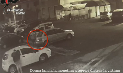 Derubavano le anziane nei parcheggi: presa la “banda delle monetine”