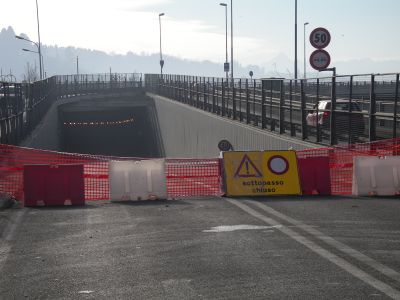 Chiusura del sottopasso sulla 590 riprogrammata: riaprirà a luglio