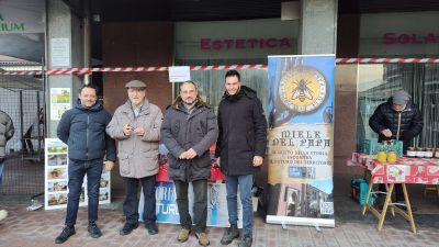 Oggi, sabato 20 maggio 2023, è la giornata mondiale delle api