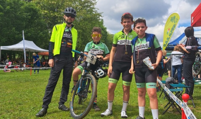 I giovanissimi del Bussolino sport al Primo memorial Peretti a Rosta