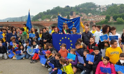 I ragazzi di San Mauro uniti per un'Europa di pace, democrazia e libertà