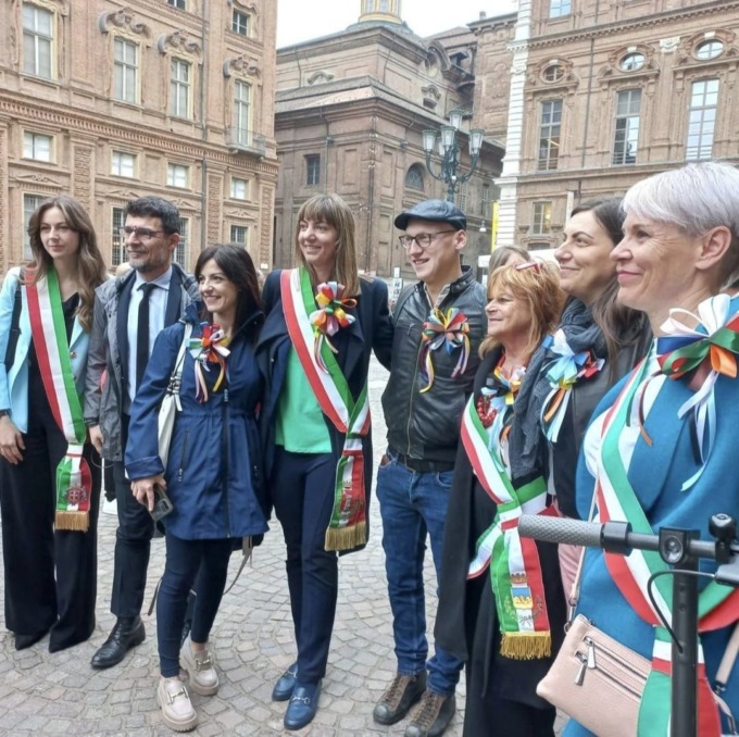 I sindaci del territorio a Torino per difendere i diritti delle “famiglie arcobaleno”