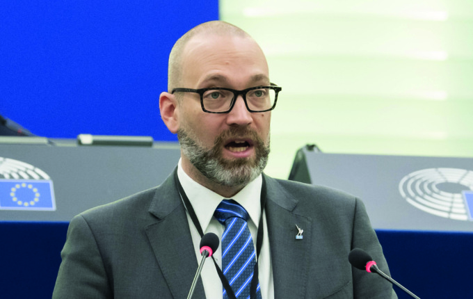 Petizione dell’europarlamentare Panza per bloccare la Direttiva “Casa Green”