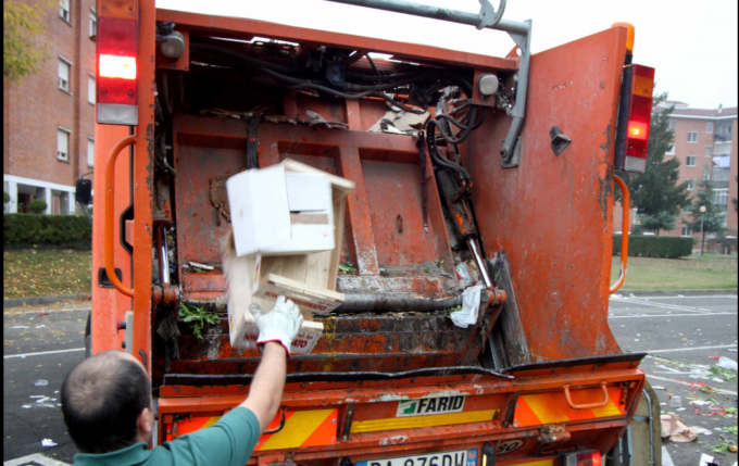 Disagi nella raccolta rifiuti: Seta al lavoro per recuperare il servizio