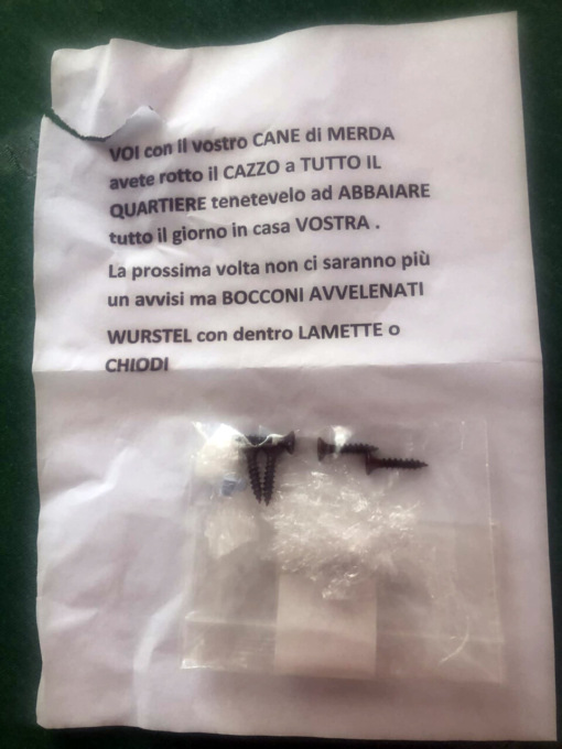 Minacce di morte per il cane, l’assurda lettera minatoria
