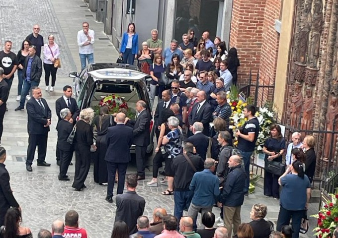 Lo struggente ultimo saluto a Marco Conforti