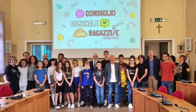 A Venaria consiglio comunale dei ragazzi dedicato al benessere psicologico