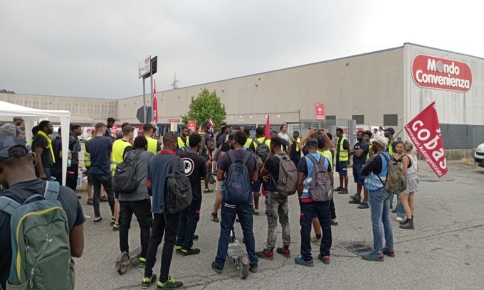 «Mondo Convenienza»: proteste per il contratto