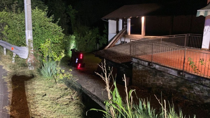 auto si ribalta castiglione