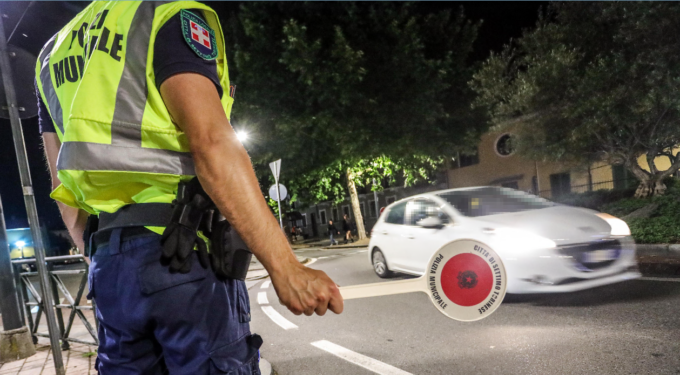 Erano alla guida  in stato di ebbrezza. due denunciati