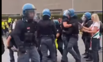 Sgomberati gli scioperanti di Mondo Convenienza, che accusano: "Contro noi calci e violenza" - VIDEO