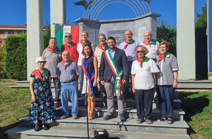 Così Settimo ha ricordato i 6 giovani partigiani uccisi sotto il cavalcavia – VIDEO
