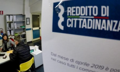 Niente più reddito di cittadinanza: "Gestione impegnativa e tante richieste di appuntamento"