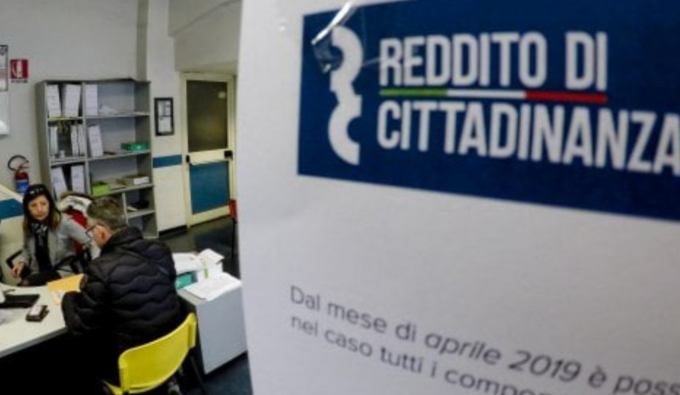 Niente più reddito di cittadinanza: “Gestione impegnativa e tante richieste di appuntamento”