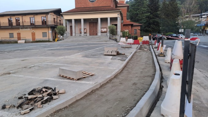 A Castiglione sono partiti i lavori in piazza della Chiesa