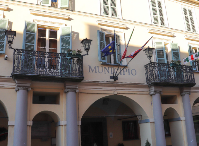 “Giunta arroccata nel palazzo e insensibile ai bisogni dei gassinesi”