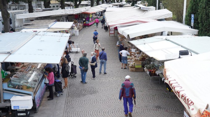 Riqualificazione di piazzale Europa: da gennaio 2024 il mercato del venerdì dovrà traslocare