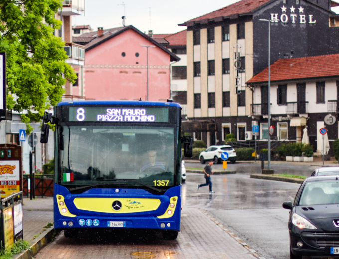Caos trasporti, la «fusione delle due linee» non piace: ipotesi doppio «20» per non isolare il Borgata Paradiso