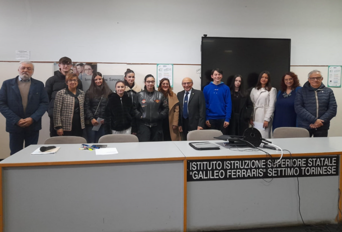 A Settimo consegnate le borse di studio del Lions